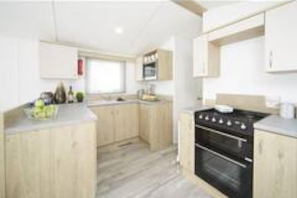 Sea Breeze, Modern, Cosy Holiday Home Haverigg Екстер'єр фото